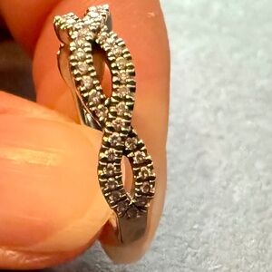 14K White Gold Diamond Infinity Twist Band Ring